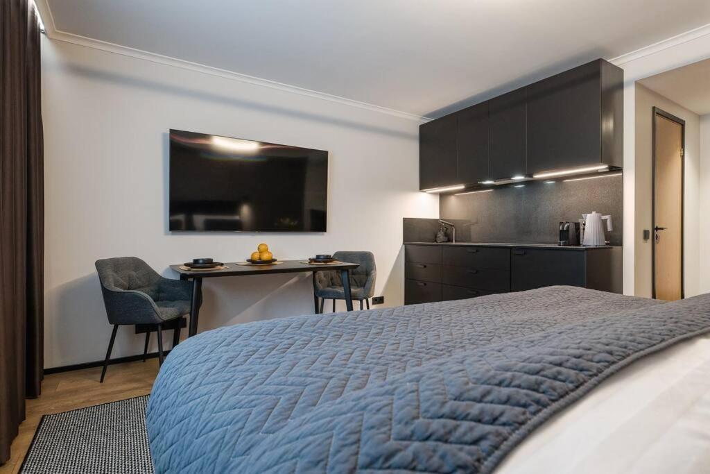 Apartment Stylish Near Old Town