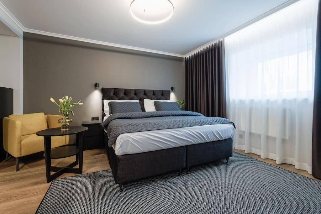 Apartment Stylish Near Old Town *